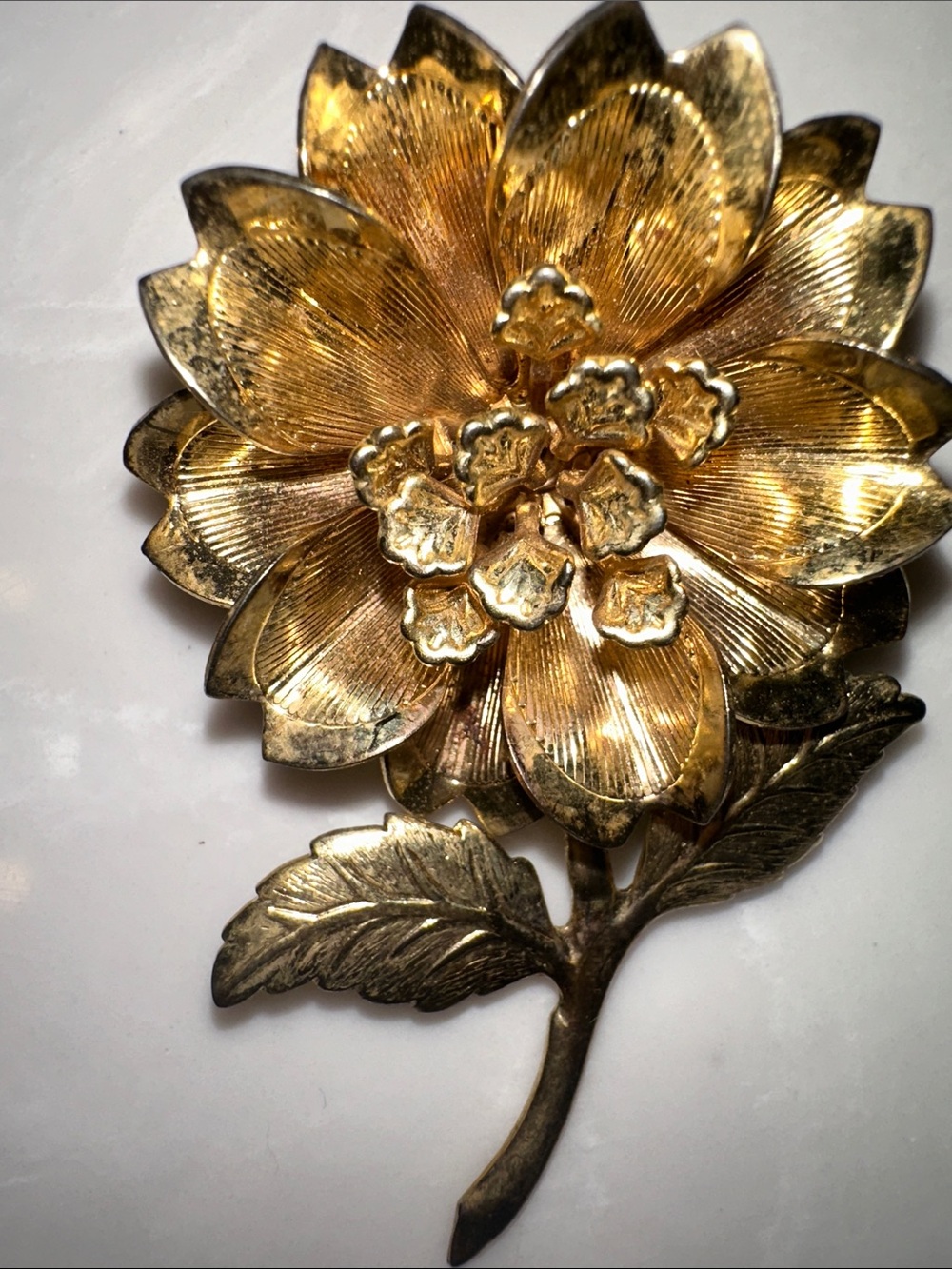 Vintage Gold Flower Pin Brooch